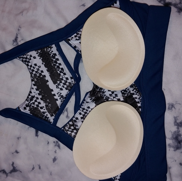 Chestee Kandace sports bra - Picture 8 of 10